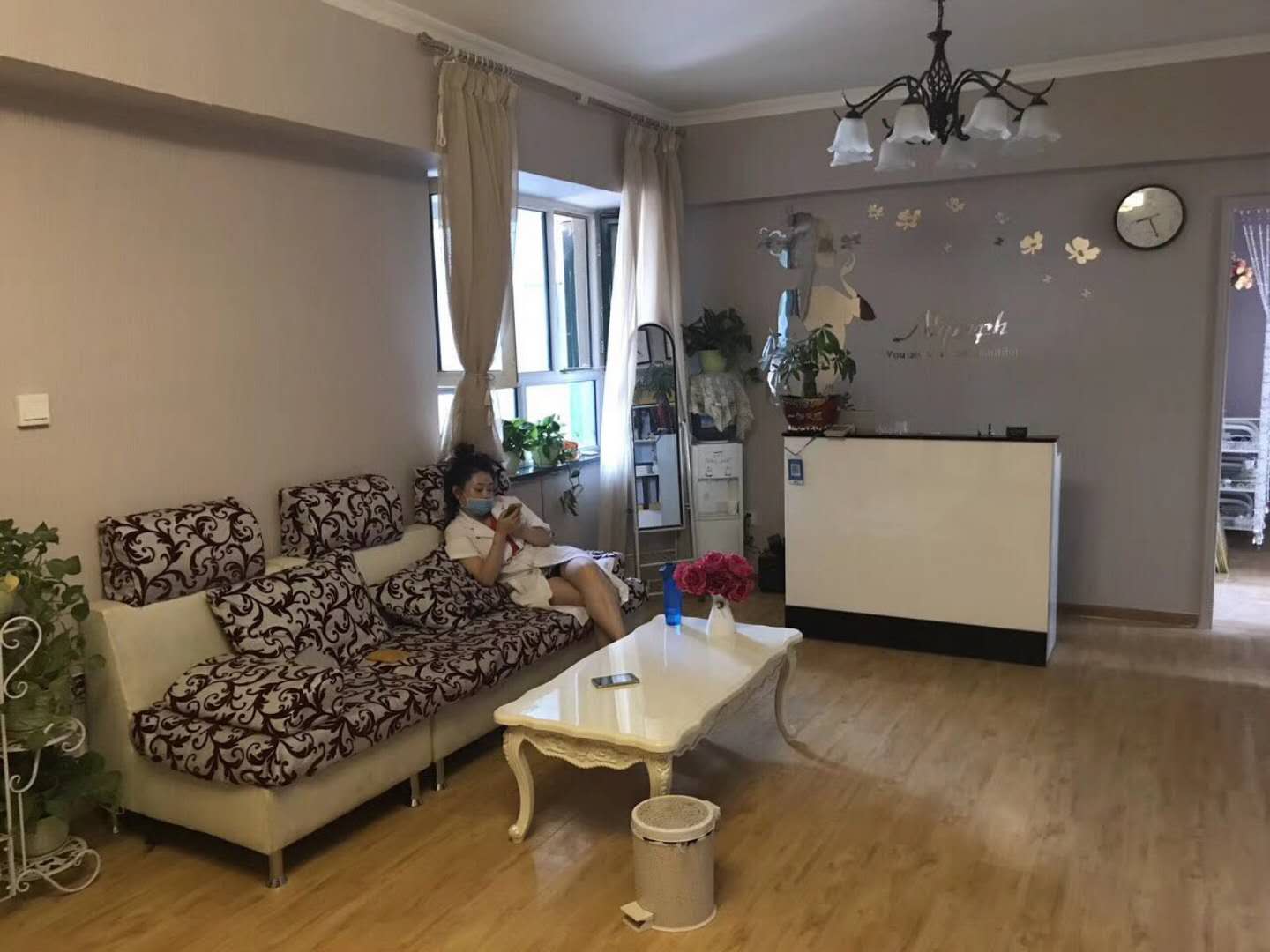 膜妮加盟店